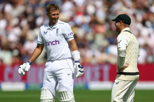 Joe Root and David Warner