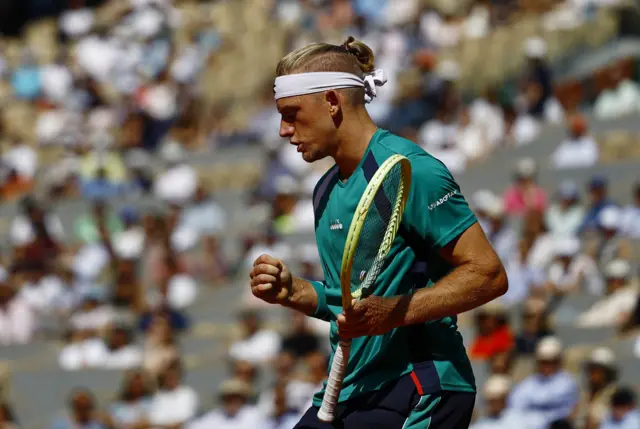 Alejandro Davidovich Fokina celebrates