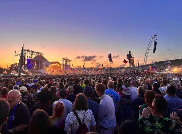 Pyramid stage crowd