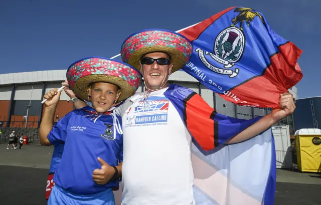 Fans are enjoying the sunshine on the southside of Glasgow