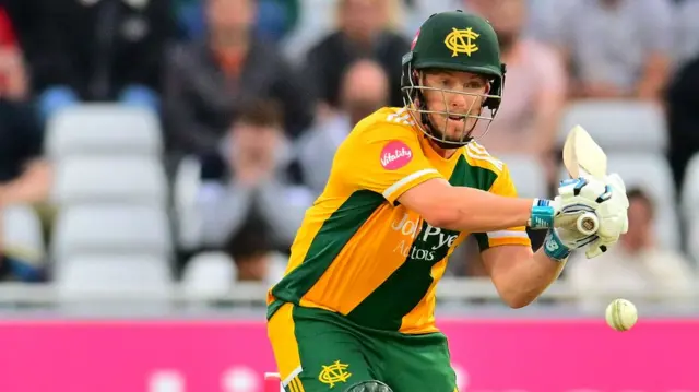 Tom Moores batting for Notts Outlaws