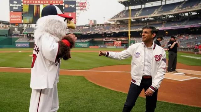 Sunak and baseball mascot