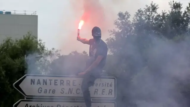 Rioter in Nanterre