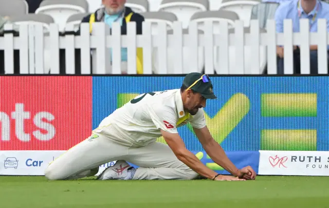 Mitchell Starc had caught Ben Duckett out before it was overturned