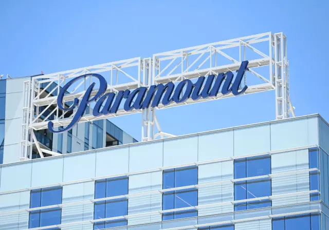 Paramount sign