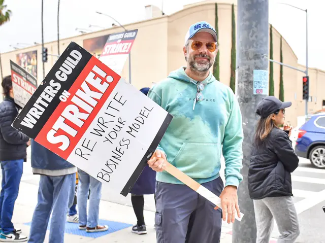 Jason Sudeikis picketing in California