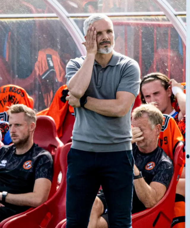 Dundee United manager Jim Goodwin looking decidedly dejected