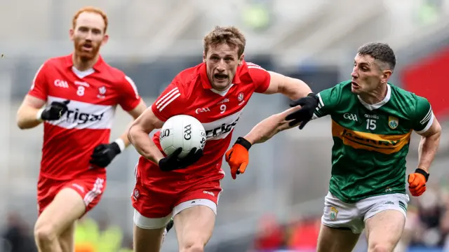 Brendan Rogers with Paul Geaney