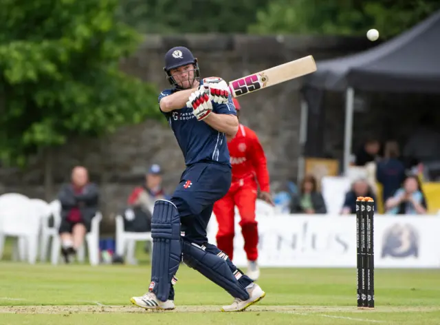 Richie Berrington pulls for another boundary