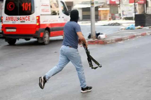 Palestinian gunman in Jenin