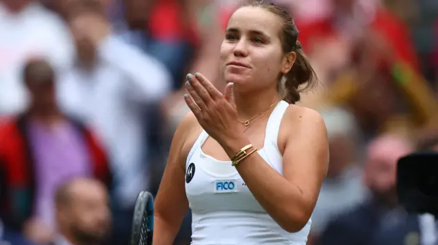 Sofia Kenin blows a kiss to the crowd