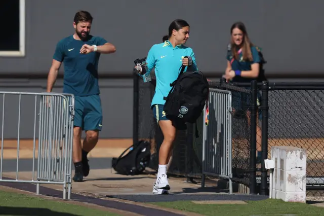 Sam Kerr arrives late to Matildas training.