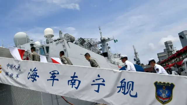 Chinese Navy taskforce boarding a ship in Lagos