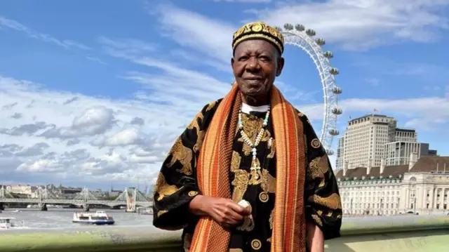 Fon of Akum, George Ndikum II near the London Eye