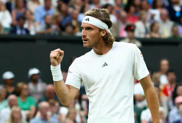 Stefanos Tsitsipas fist pumps