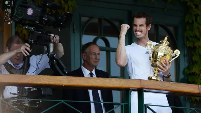 Andy Murray celebrates winning Wimbledon