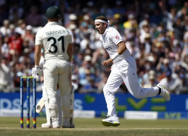 Stuart Broad and David Warner