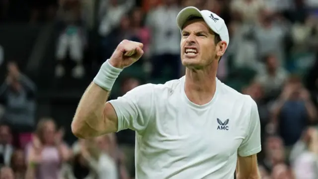 Andy Murray celebrates