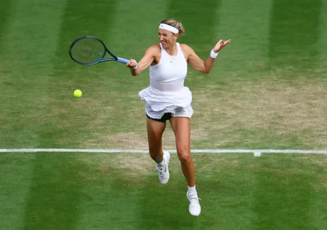 Victoria Azarenka hits a forehand shot