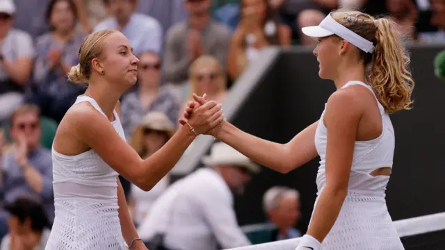 Mirra Andreeva shakes hands with Anastasia Potapova