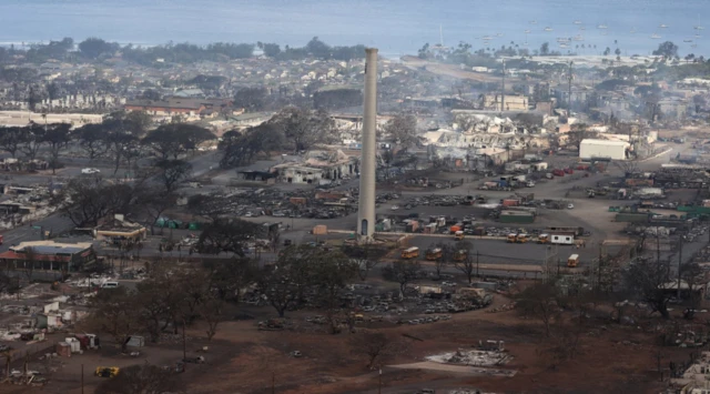 Hawaii wildfires destroy parts of islands