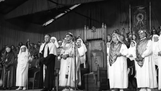 Cadeirio T. Llew Jones yn Eisteddfod Genedlaethol Glyn Ebwy 1958