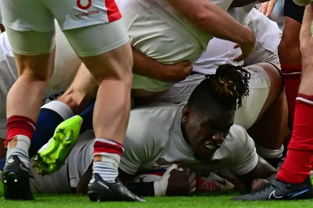 Maro Itoje crashes over the line