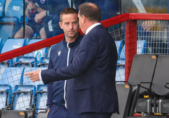 Steven MacLean and Malky MacKay have a chat pre-match