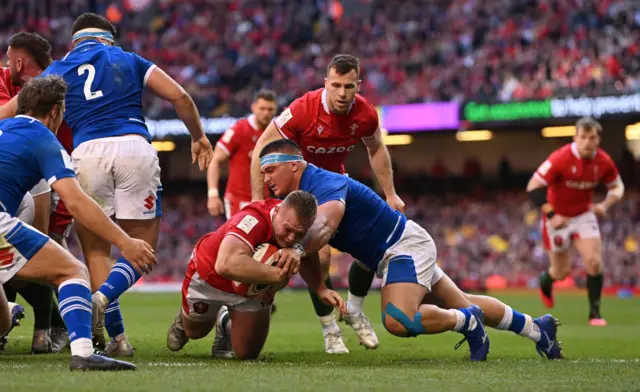 Dewi Lake scores a try for Wales