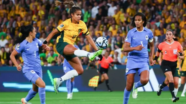 HT: Australia 0-0 France