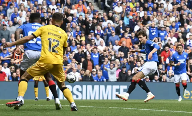 Sam Lammers scores for Rangers against Livingston