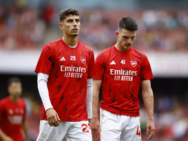 Rice and Havertz warm up at the Emirates.