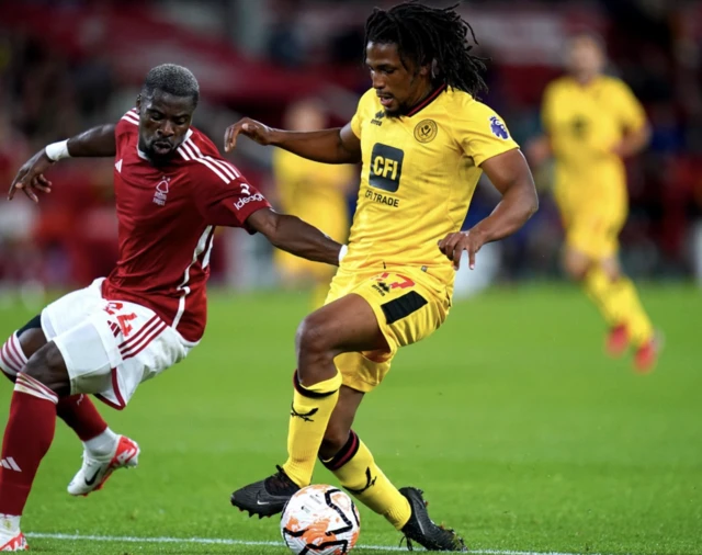 Yasser Larouci beats Serge Aurier