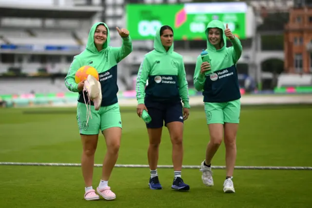 Alice Capsey, Kira Chathli and Claudie Cooper of Oval Invincibles