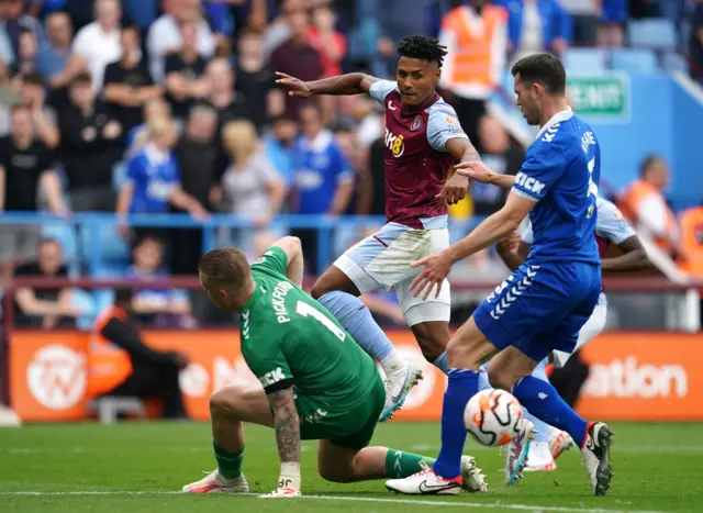 Ollie Watkins misses a chance