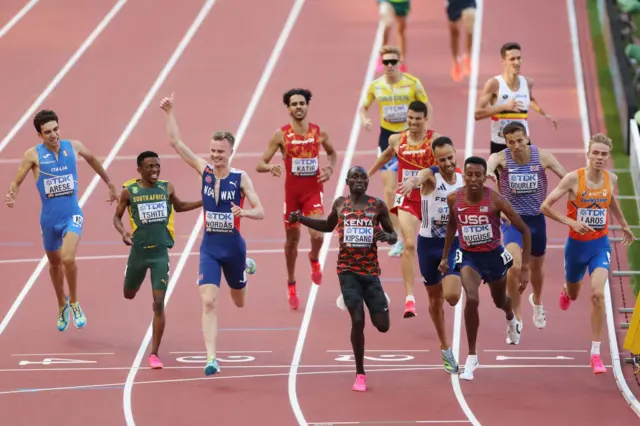 The sprint for the line in the 1500m