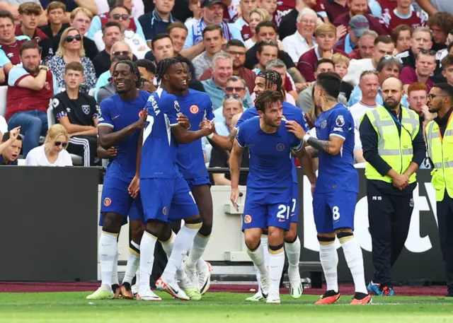 Chelsea players celebrate Carney Chukwuemeka's goal