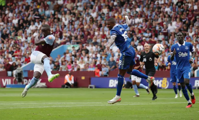 Diaby shoots for Aston Villa