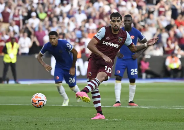 Lucas Paqueta scores