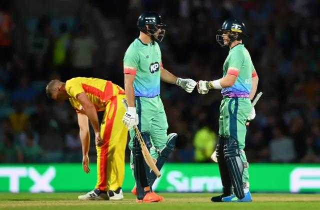 Daniel Sams looks dejected after Will Jacks hits a boundary