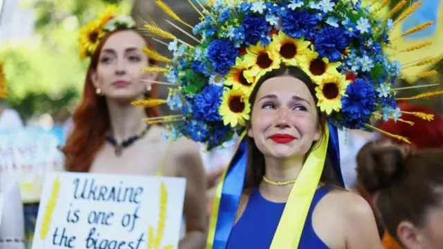 Protesters demonstrate against Russia's invasion of Ukraine, during a Ukrainian Independence Day rally outside Downing Street, in London, Britain, August 24, 2022. REUTERS