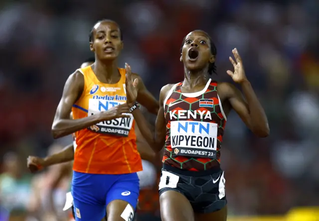 Sifan Hassan and Faith Kipyegon run in the 5000m final