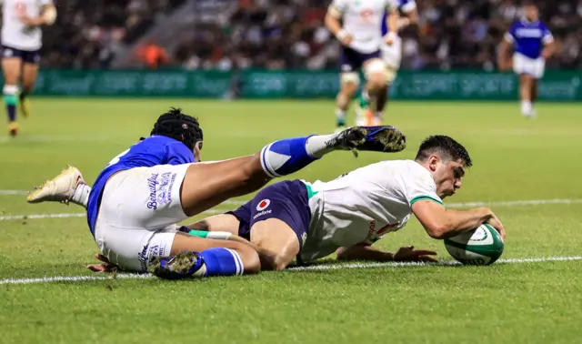 Jimy O'Brien scores a try