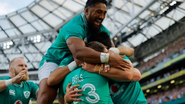 Ireland celebrate a try