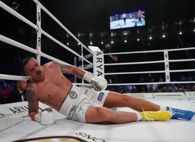 Oleksandr Usyk on the canvas