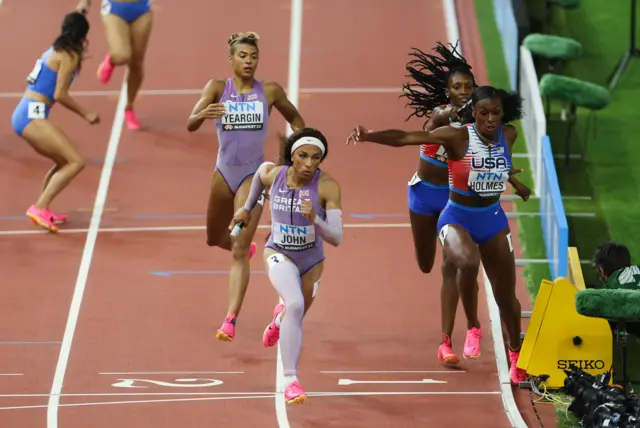 The 4x400m relay heats