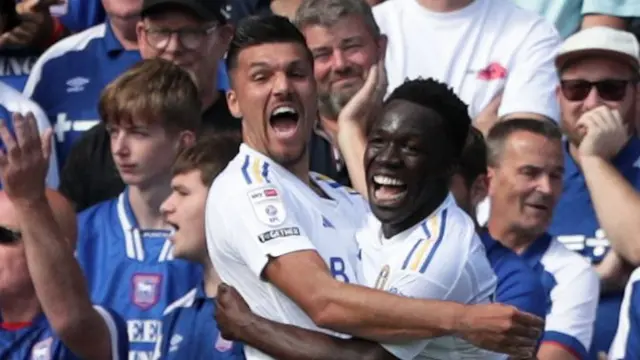 Leeds celebrate v Ipswich