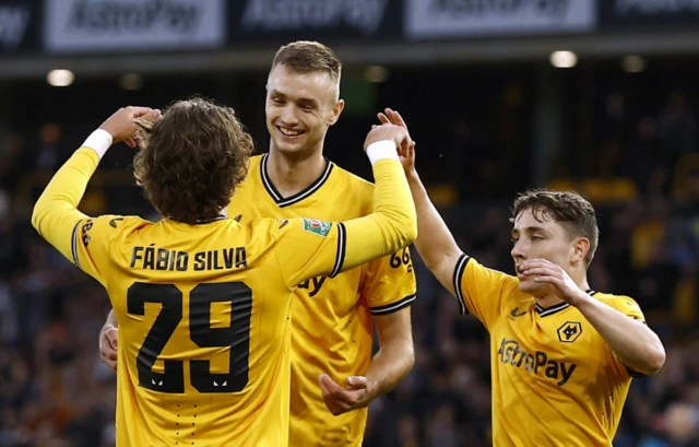 Sasa Kalajdzic celebrates with teammates after scoring