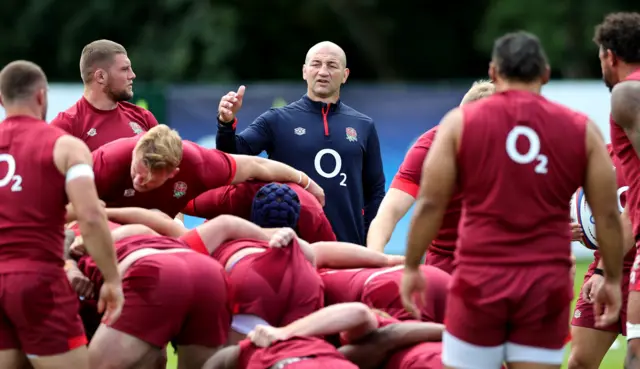 Steve Borthwick with England players at training