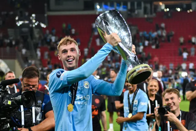 Cole Palmer with the Uefa Super Cup